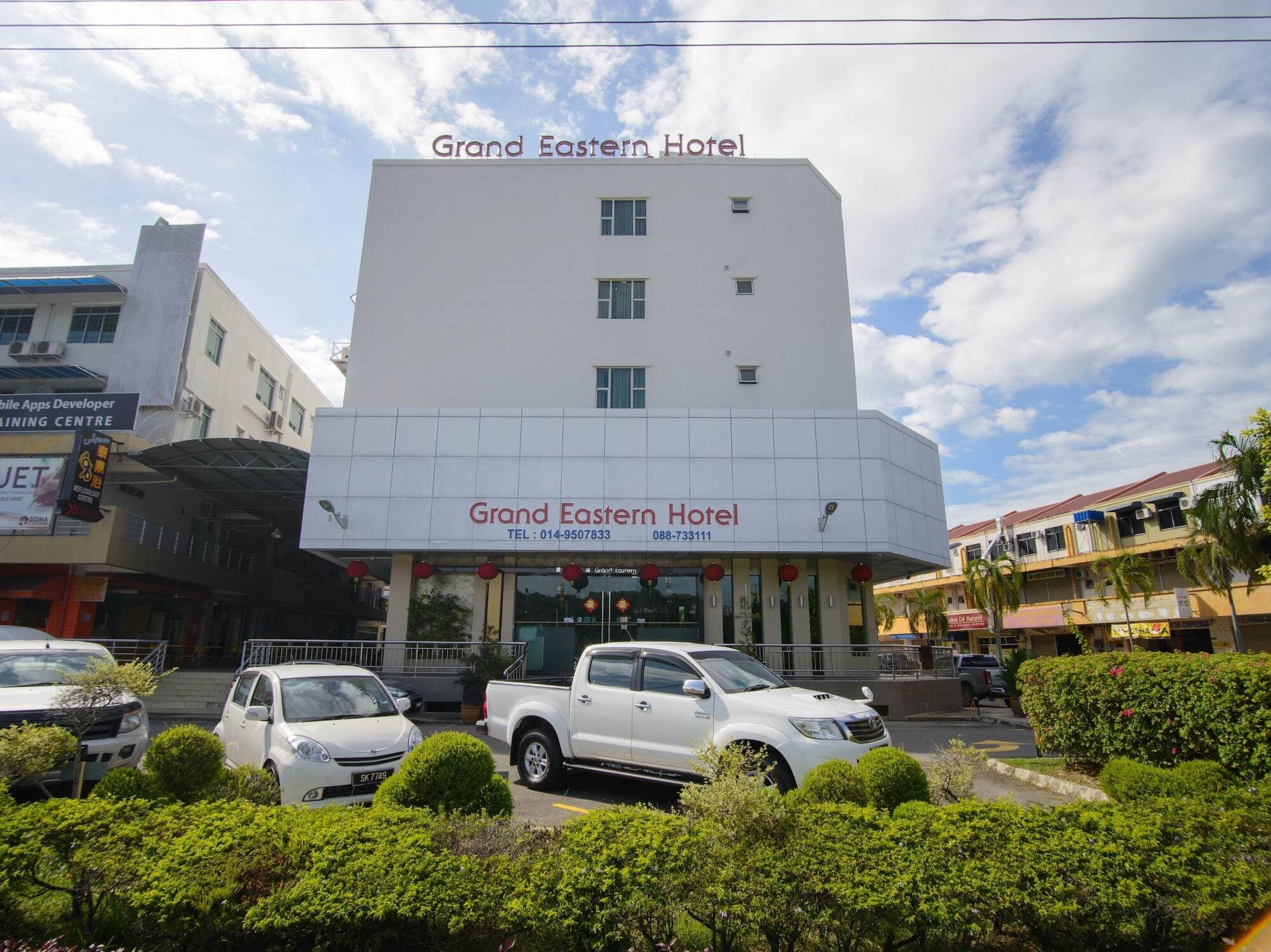 Oyo 371 Grand Eastern Hotel Kota Kinabalu Exterior photo